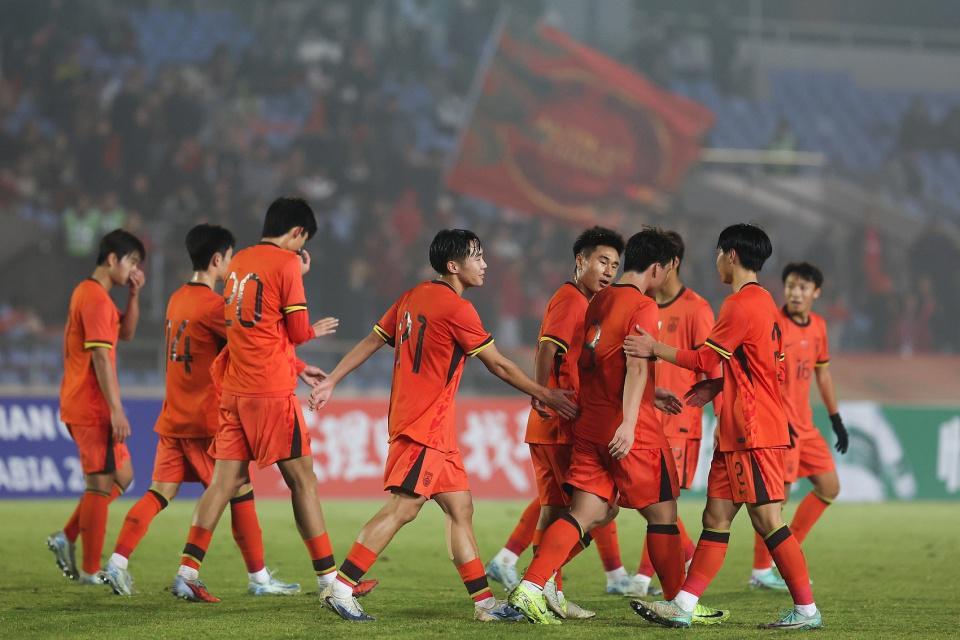 MK体育-U17国足晋级世少赛！媒体人热议：先庆祝账慢慢算，赶紧换帅吧